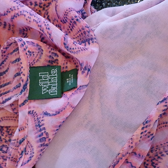 Wild Fable Pink Semi Sheer Geometric Print Long Sleeves Blouse. XS - Picture 6 of 17
